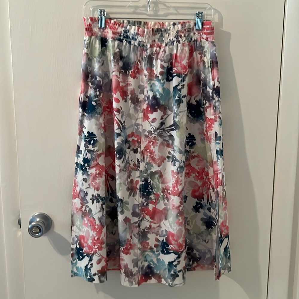 Athleta Savannah skirt, lumen floral cream, size small - Picture 3 of 9